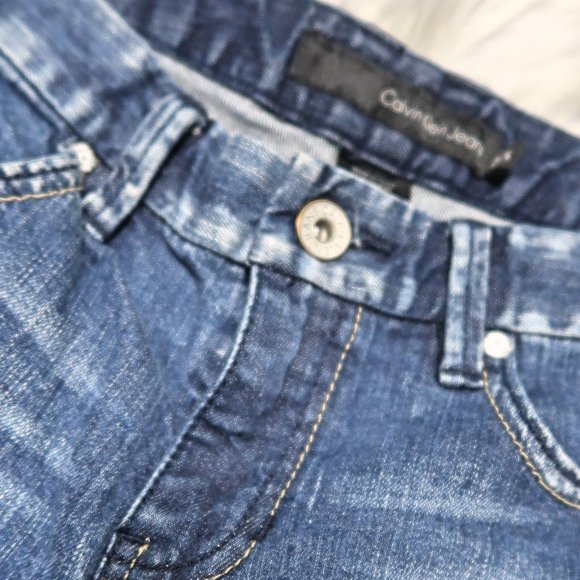 Calvin Klein Mid Rise Denim Shorts 28/6 - Picture 4 of 12